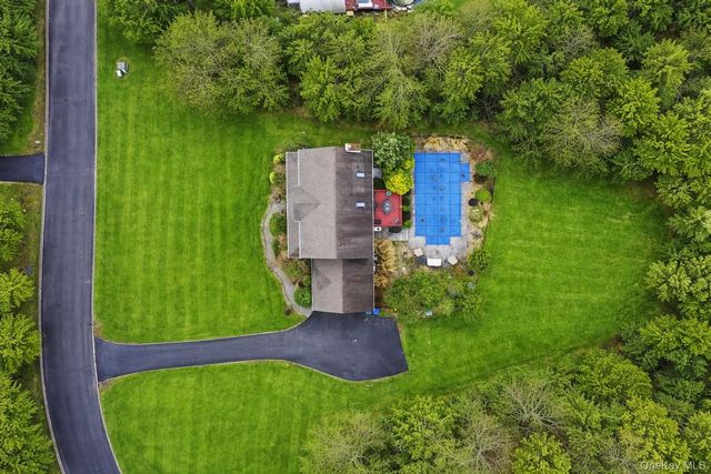 17 Woodridge Drive, Chester, NY 10918
