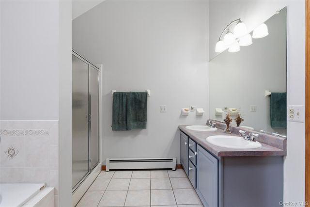 17 Woodridge Drive, Chester, NY 10918