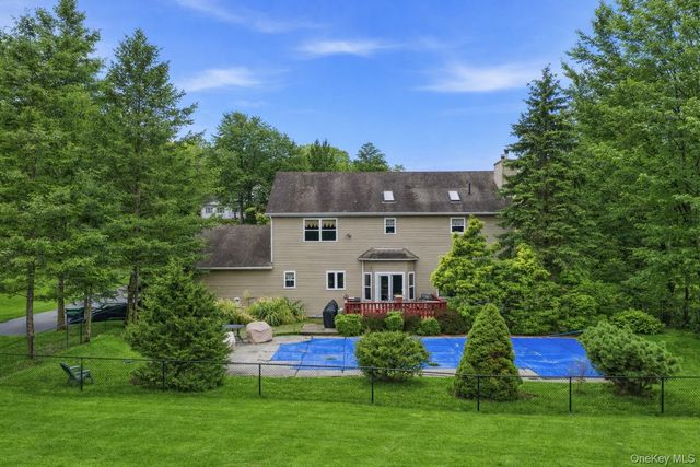 17 Woodridge Drive, Chester, NY 10918