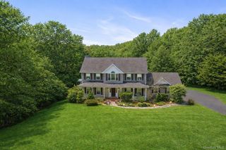 17 Woodridge Drive, Chester, NY 10918