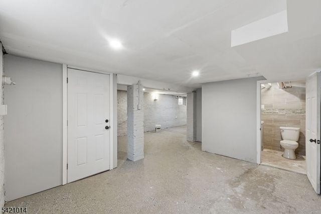 301 Ellis Ave, Irvington Twp., NJ 07111