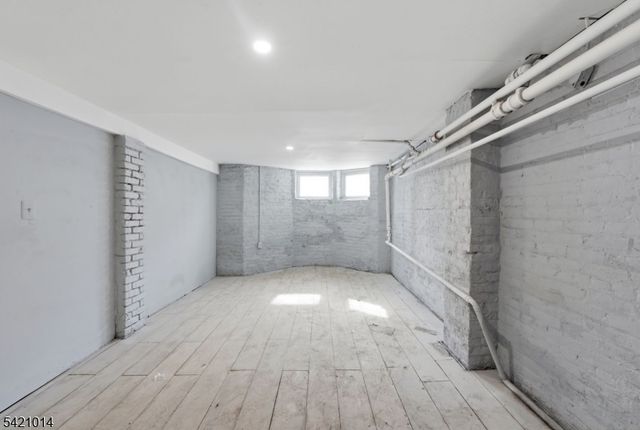 301 Ellis Ave, Irvington Twp., NJ 07111