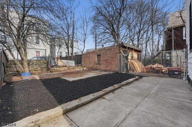 301 Ellis Ave, Irvington Twp., NJ 07111