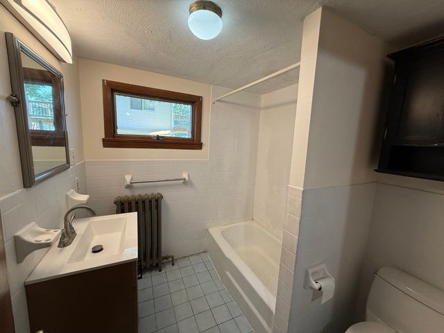 54 Pleasant St A, Wareham, MA 02571