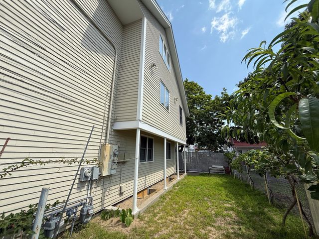 54 Pleasant St A, Wareham, MA 02571