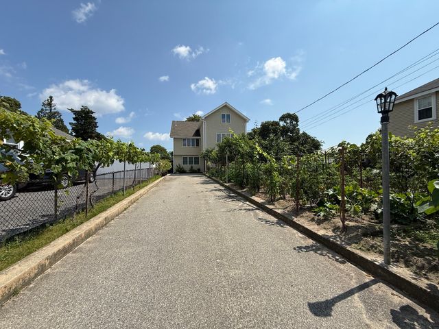 54 Pleasant St A, Wareham, MA 02571