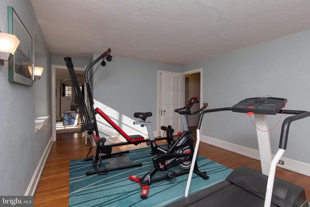 8401 SAINT MARTINS LN, Philadelphia, PA 19118