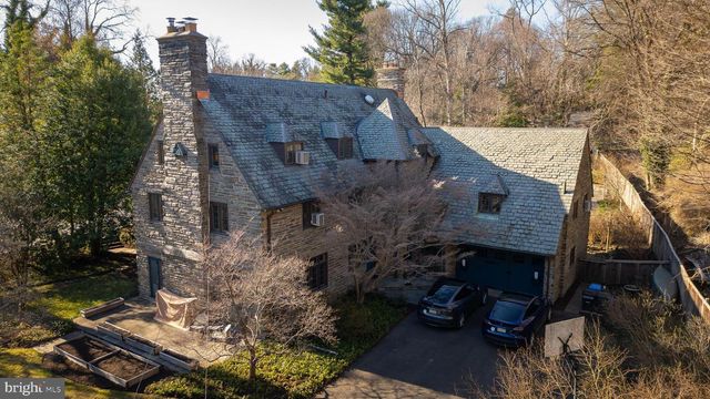 8401 SAINT MARTINS LN, Philadelphia, PA 19118