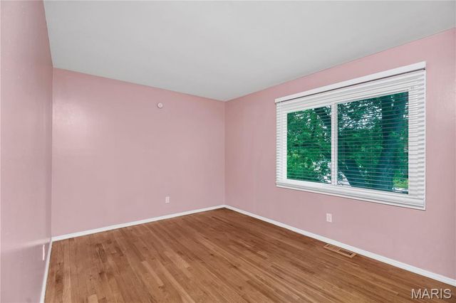 1357 Glenstone Drive, Maryland Heights, MO 63043