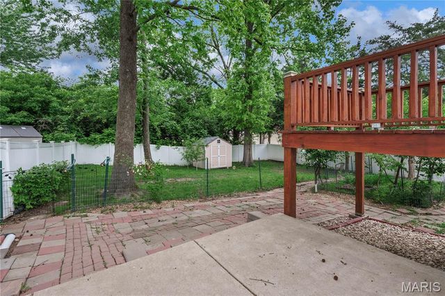 1357 Glenstone Drive, Maryland Heights, MO 63043