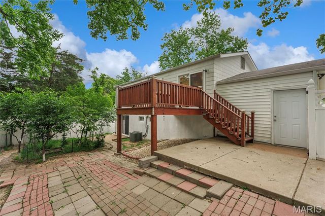 1357 Glenstone Drive, Maryland Heights, MO 63043