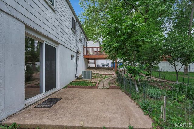 1357 Glenstone Drive, Maryland Heights, MO 63043