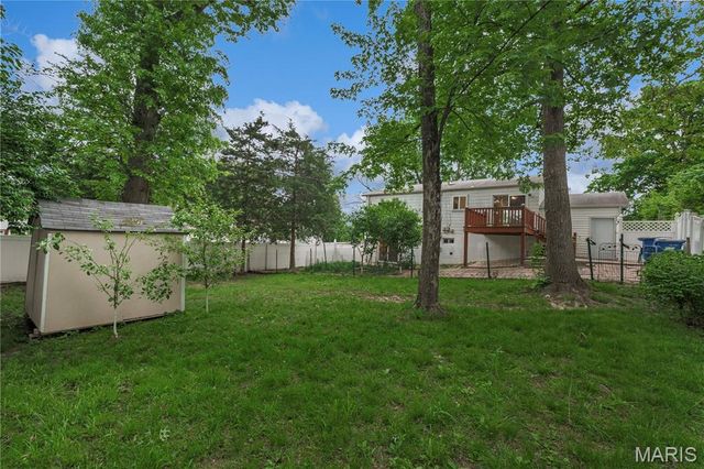 1357 Glenstone Drive, Maryland Heights, MO 63043