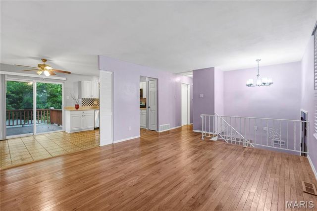 1357 Glenstone Drive, Maryland Heights, MO 63043