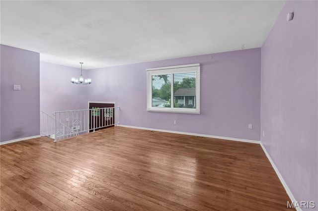 1357 Glenstone Drive, Maryland Heights, MO 63043