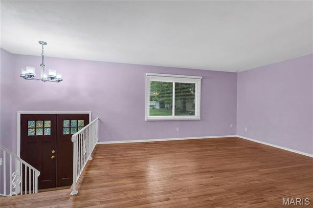 1357 Glenstone Drive, Maryland Heights, MO 63043