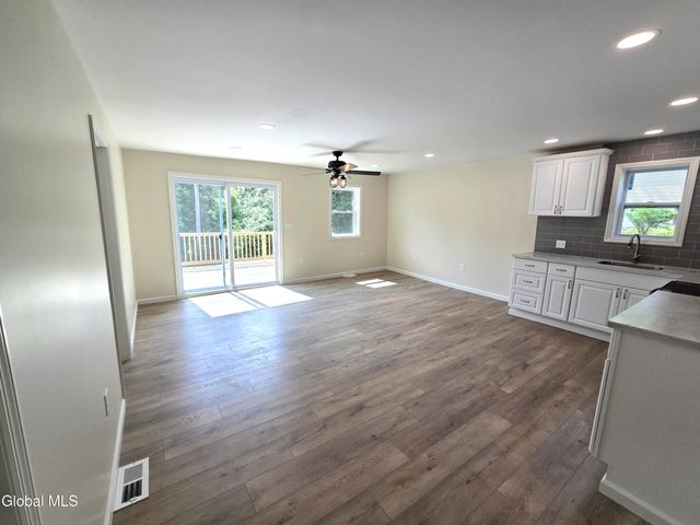 20 Franklin Avenue, North Greenbush, NY 12198