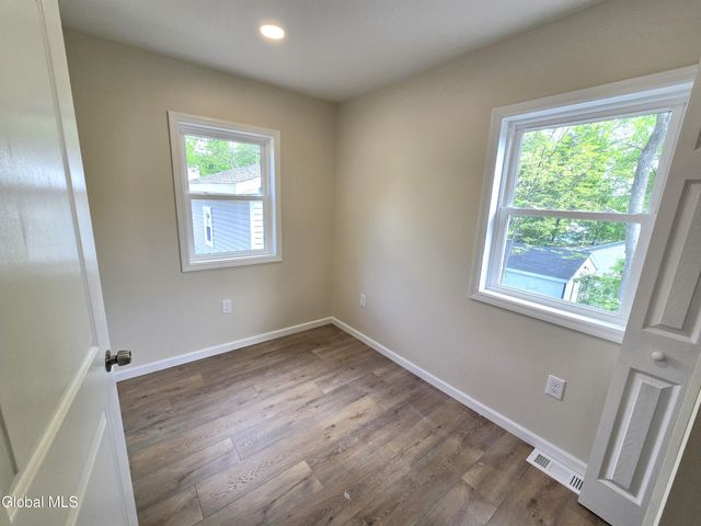 20 Franklin Avenue, North Greenbush, NY 12198