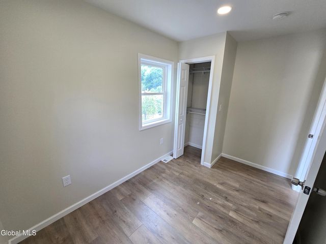 20 Franklin Avenue, North Greenbush, NY 12198