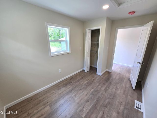 20 Franklin Avenue, North Greenbush, NY 12198