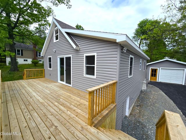 20 Franklin Avenue, North Greenbush, NY 12198