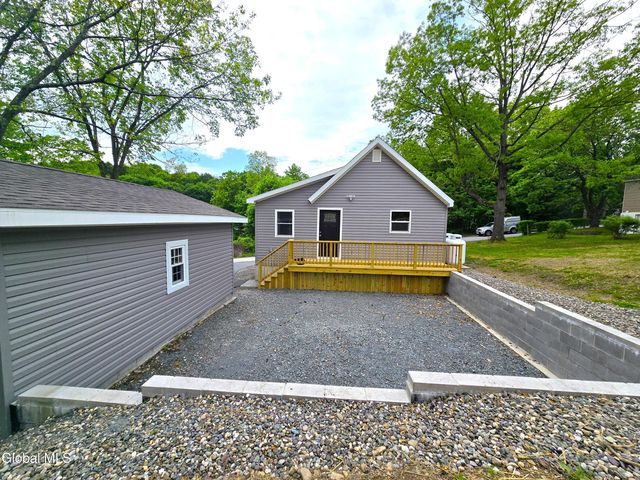 20 Franklin Avenue, North Greenbush, NY 12198