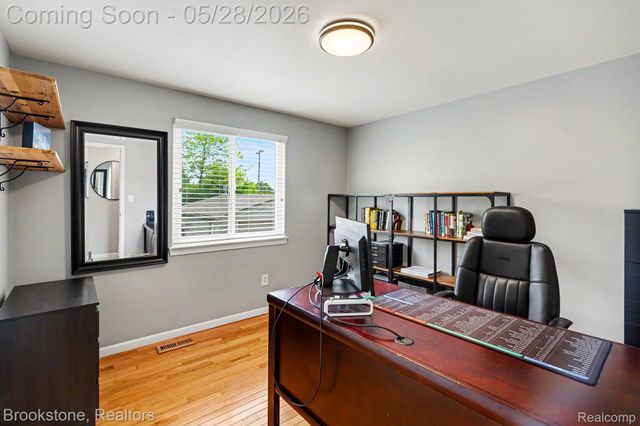 2564 Rainbow Drive, Troy, MI 48083