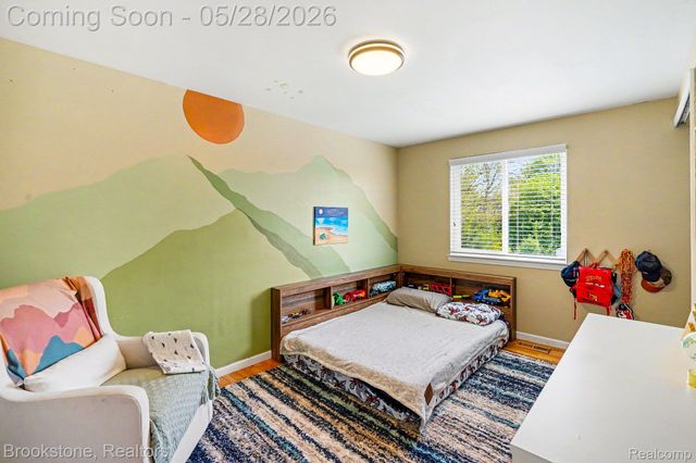 2564 Rainbow Drive, Troy, MI 48083