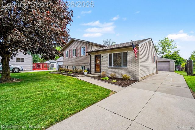 2564 Rainbow Drive, Troy, MI 48083