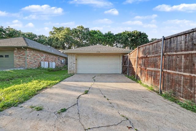 1702 Yorkshire Drive, Richardson, TX 75082