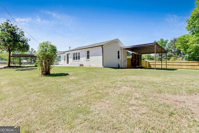 5586 Glore Drive SW, Mableton, GA 30126