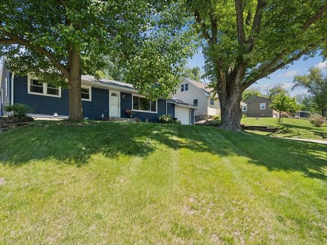4024 Vine Avenue SE, Cedar Rapids, IA 52403
