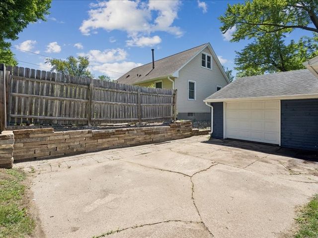 4024 Vine Avenue SE, Cedar Rapids, IA 52403