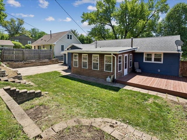 4024 Vine Avenue SE, Cedar Rapids, IA 52403