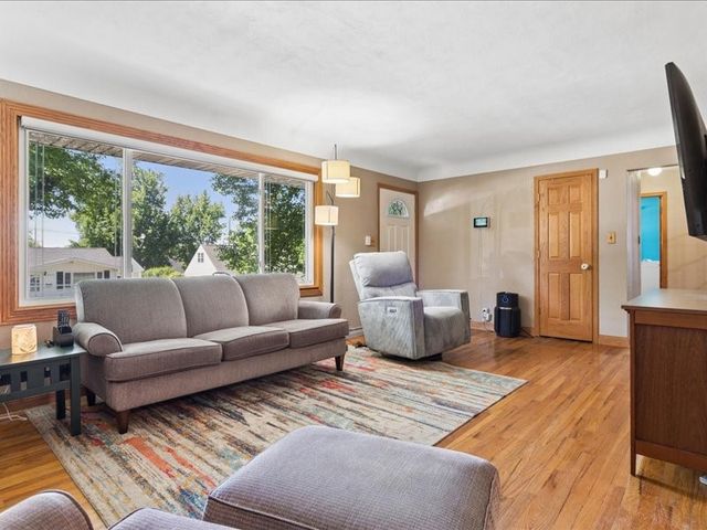 4024 Vine Avenue SE, Cedar Rapids, IA 52403