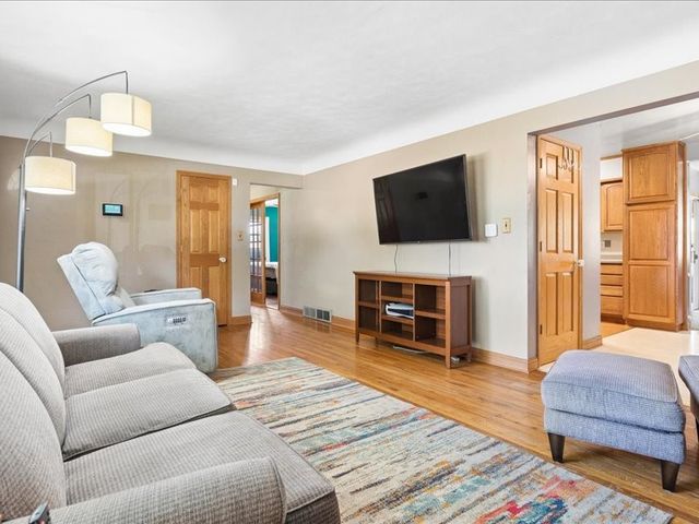 4024 Vine Avenue SE, Cedar Rapids, IA 52403
