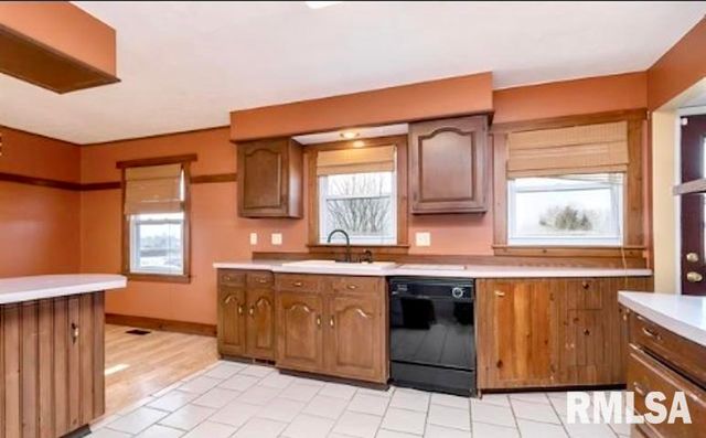 645 SUNCREST Court, Sherrard, IL 61281