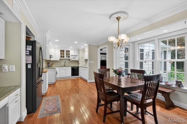 816 Bridlebrook Lane, Kirkwood, MO 63122