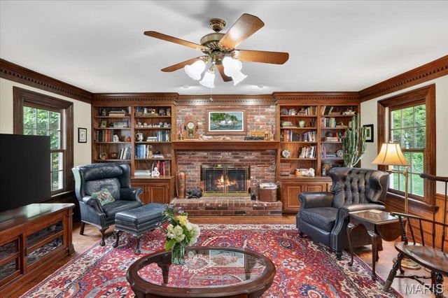 816 Bridlebrook Lane, Kirkwood, MO 63122