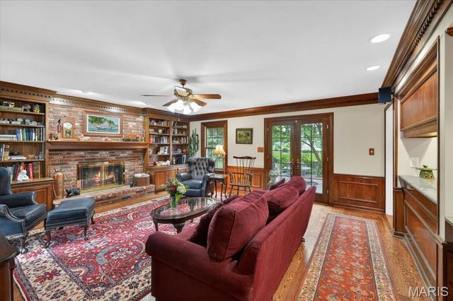816 Bridlebrook Lane, Kirkwood, MO 63122