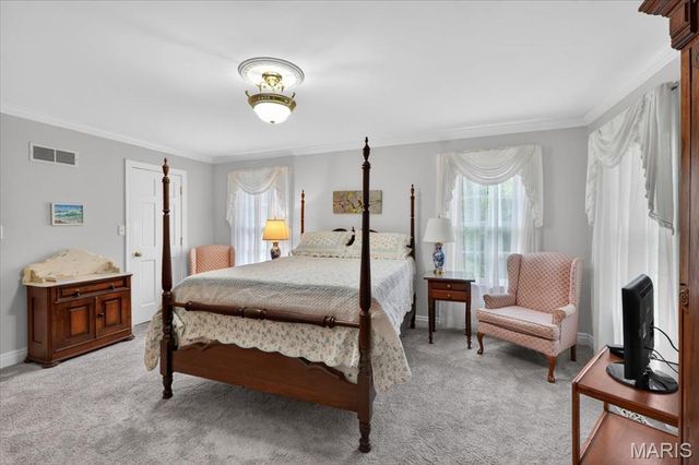 816 Bridlebrook Lane, Kirkwood, MO 63122