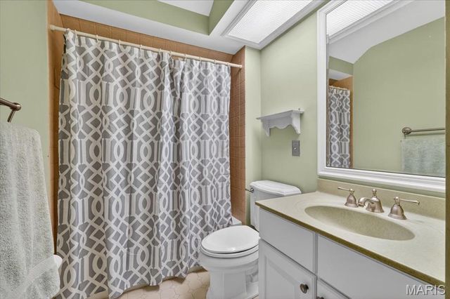 816 Bridlebrook Lane, Kirkwood, MO 63122
