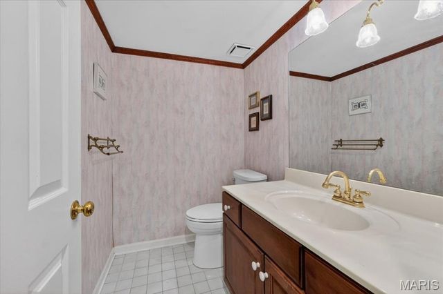 816 Bridlebrook Lane, Kirkwood, MO 63122