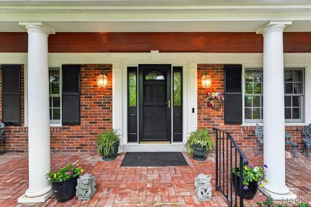 816 Bridlebrook Lane, Kirkwood, MO 63122
