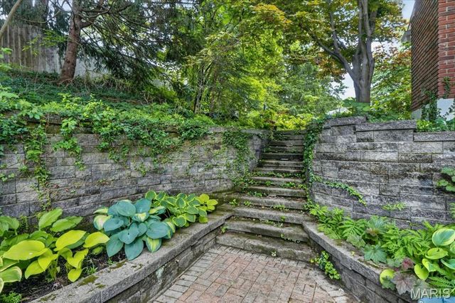 816 Bridlebrook Lane, Kirkwood, MO 63122