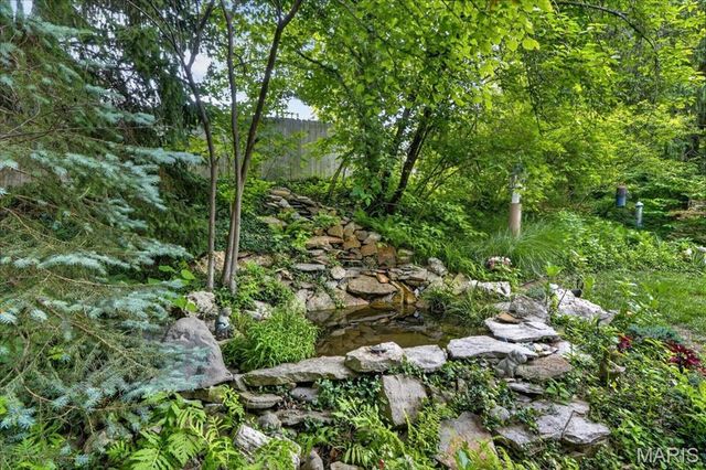 816 Bridlebrook Lane, Kirkwood, MO 63122
