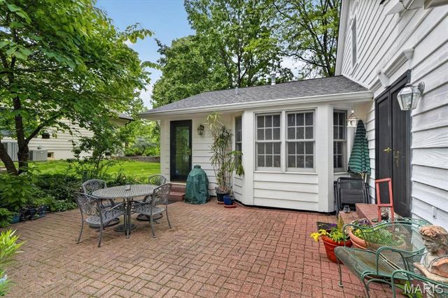 816 Bridlebrook Lane, Kirkwood, MO 63122