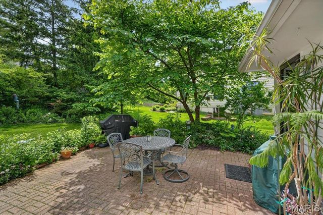 816 Bridlebrook Lane, Kirkwood, MO 63122
