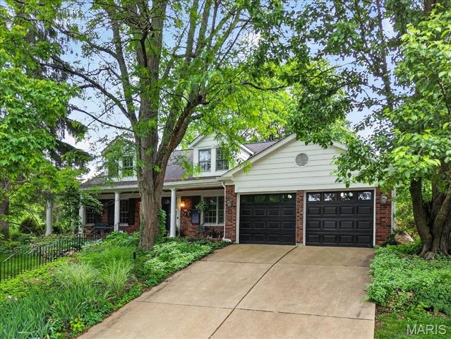 816 Bridlebrook Lane, Kirkwood, MO 63122