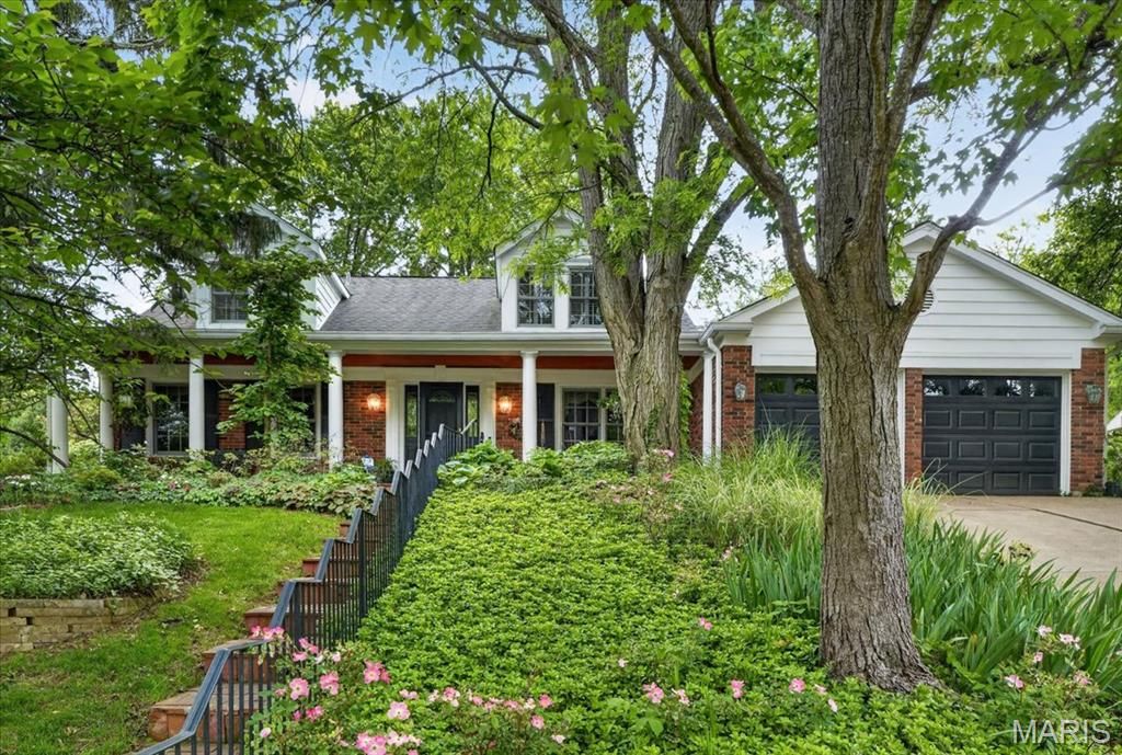 816 Bridlebrook Lane, Kirkwood, MO 63122